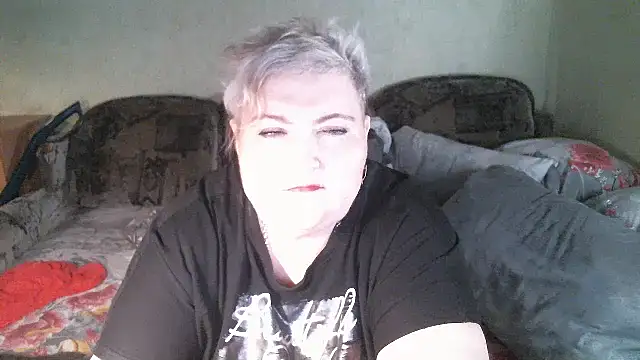 Snapshot of Lana555 chatting on June 7, 8:36 pm Lana555 online show from June 7, 8:36 pm