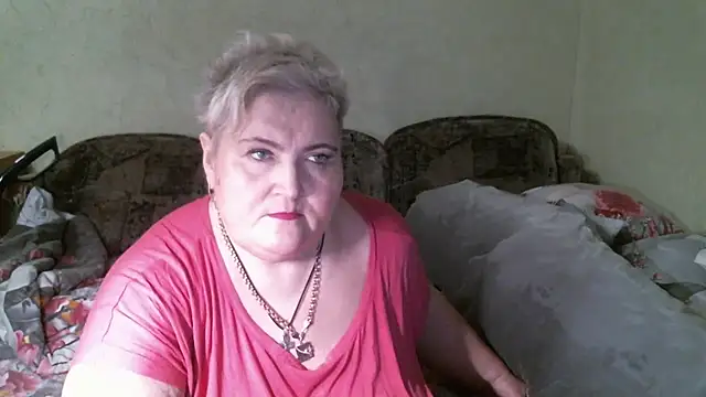 Snapshot of Lana555 chatting on June 6, 11:21 pm Lana555 online show from June 6, 11:21 pm