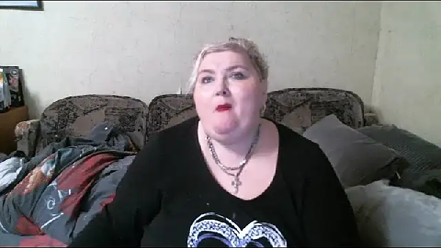 Snapshot of Lana555 chatting on March 16, 8:10 pm Lana555 online show from March 16, 8:10 pm