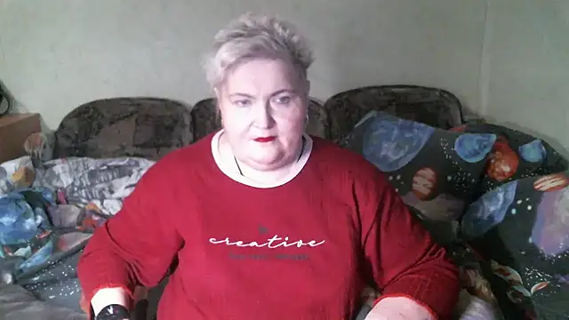 Snapshot of Lana555 chatting on June 16, 11:16 pm Lana555 online show from June 16, 11:16 pm