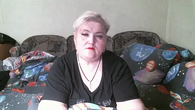 Snapshot of Lana555 chatting on June 19, 10:25 pm Lana555 online show from June 19, 10:25 pm