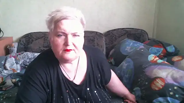 Snapshot of Lana555 chatting on June 17, 11:20 am Lana555 online show from June 17, 11:20 am