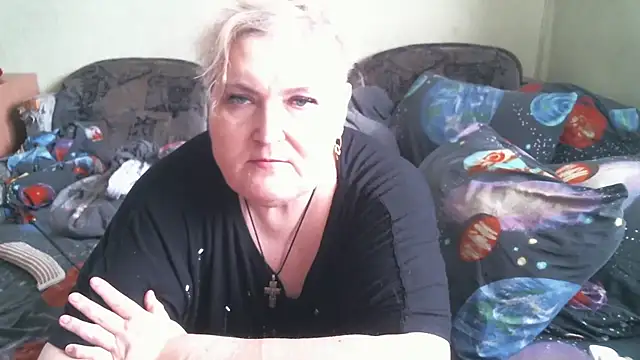 Snapshot of Lana555 chatting on July 15, 11:06 am Lana555 online show from July 15, 11:06 am