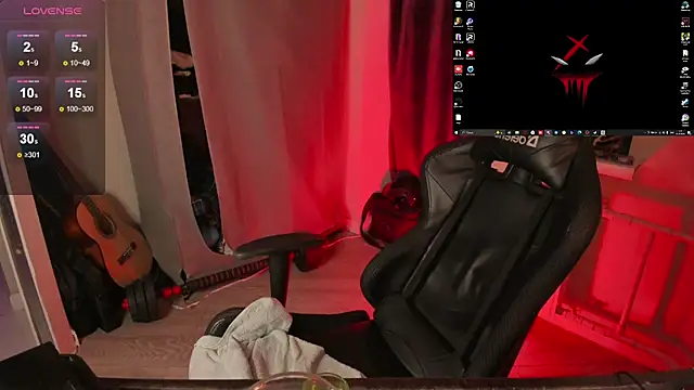 Snapshot of Melante chatting on February 24, 10:43 pm Melante online show from February 24, 10:43 pm