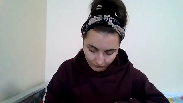 DInaraXRose online show from October 13, 9:55 am