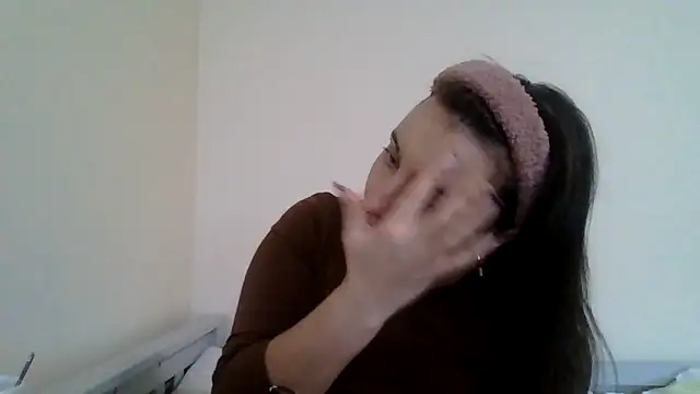 DInaraXRose online show from October 21, 9:30 am