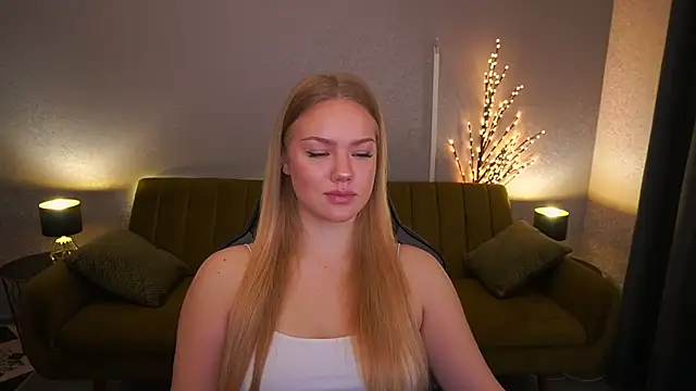 CelesteNoir online show from October 27, 7:09 am