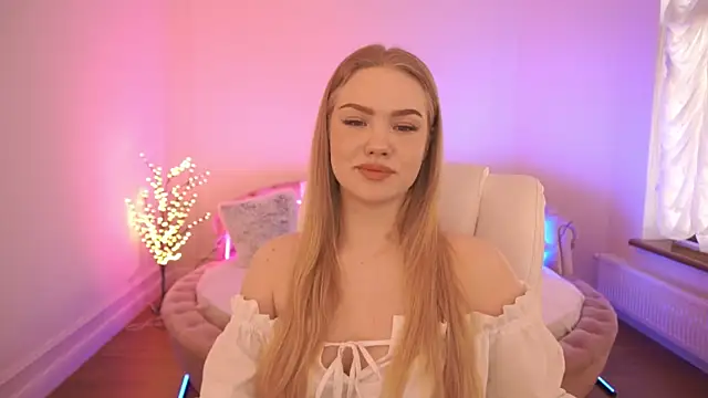 CelesteNoir online show from February 10, 8:02 am