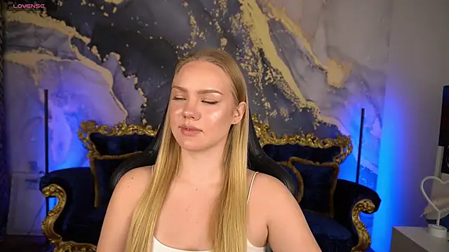 CelesteNoir online show from November 4, 7:34 am