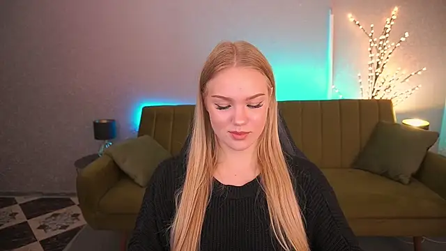 Snapshot of CelesteNoir chatting on September 18, 6:38 am CelesteNoir online show from September 18, 6:38 am