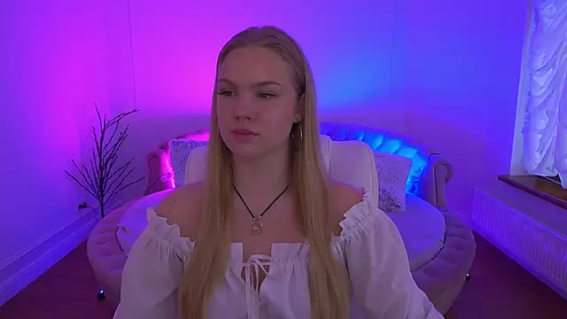 CelesteNoir online show from December 23, 8:02 am