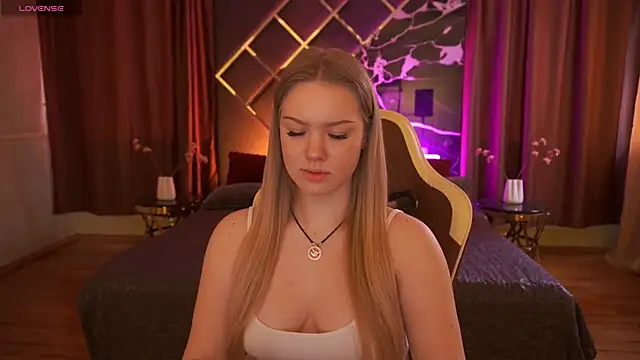 CelesteNoir online show from March 29, 1:24 pm