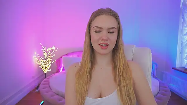 CelesteNoir online show from February 17, 9:28 am