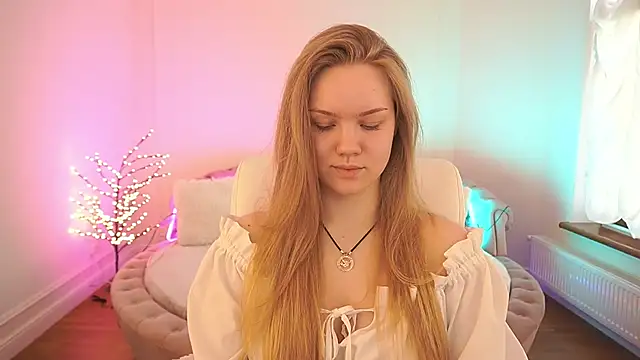 CelesteNoir online show from March 6, 7:36 am