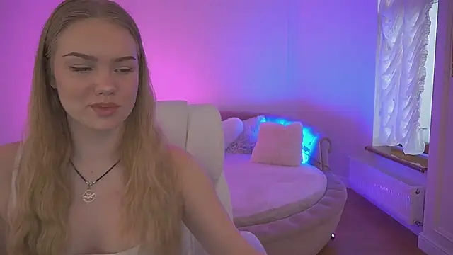 CelesteNoir online show from February 25, 8:03 am