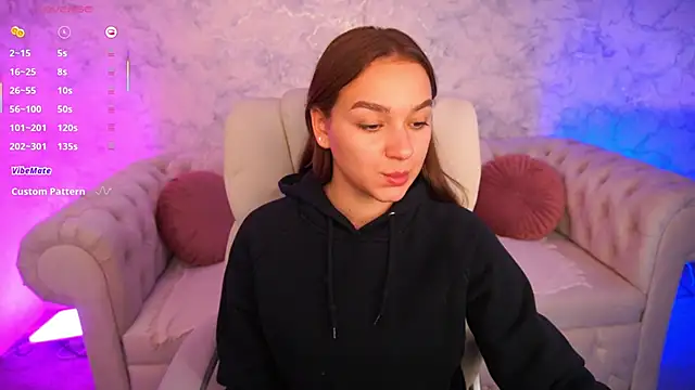 Snapshot of UrMuseOn chatting on September 29, 6:20 am UrMuseOn online show from September 29, 6:20 am