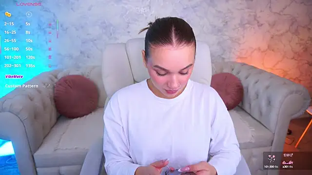 Snapshot of UrMuseOn chatting on September 28, 6:20 am UrMuseOn online show from September 28, 6:20 am