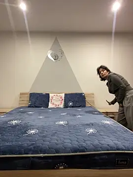 Snapshot of Piggiteablacktea chatting on December 19, 6:54 pm Piggiteablacktea online show from December 19, 6:54 pm