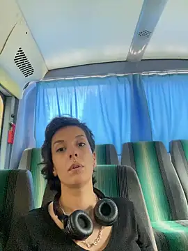 Snapshot of Piggiteablacktea chatting on October 23, 10:14 am Piggiteablacktea online show from October 23, 10:14 am