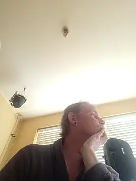 piercingpik online show from May 11, 12:39 pm