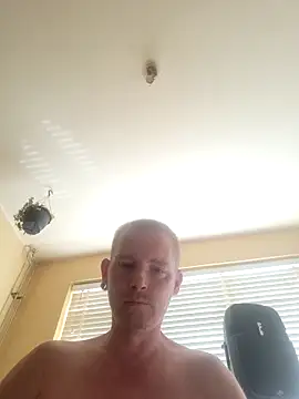 Snapshot of piercingpik chatting on June 30, 7:52 am piercingpik online show from June 30, 7:52 am