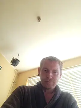 piercingpik online show from May 18, 9:47 am