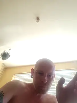 piercingpik online show from May 25, 9:30 am
