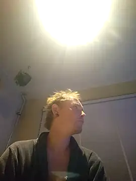 piercingpik online show from November 6, 9:08 pm