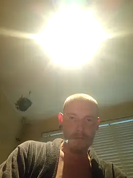 Snapshot of piercingpik chatting on June 8, 5:57 pm piercingpik online show from June 8, 5:57 pm