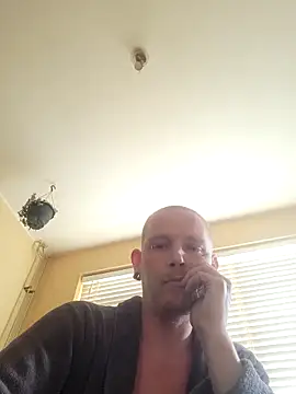 piercingpik online show from June 4, 1:27 pm