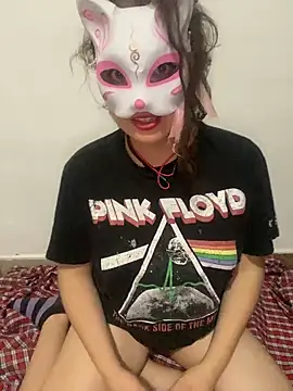 Snapshot of Lucy_YupiSweet chatting on February 13, 8:14 am Lucy YupiSweet online show from February 13, 8:14 am