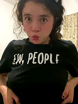 Snapshot of Lucy_YupiSweet chatting on October 30, 7:50 am Lucy YupiSweet online show from October 30, 7:50 am