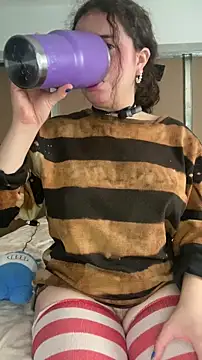 Lucy YupiSweet online show from January 8, 3:29 pm