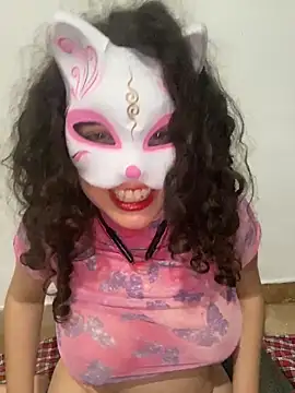 Snapshot of Lucy_YupiSweet chatting on February 10, 6:12 am Lucy YupiSweet online show from February 10, 6:12 am