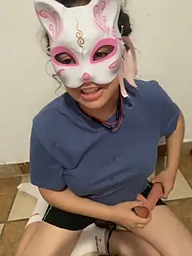 Snapshot of Lucy_YupiSweet chatting on February 22, 8:39 am Lucy YupiSweet online show from February 22, 8:39 am