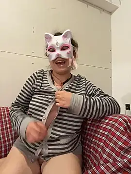 Snapshot of Lucy_YupiSweet chatting on March 4, 7:38 am Lucy YupiSweet online show from March 4, 7:38 am