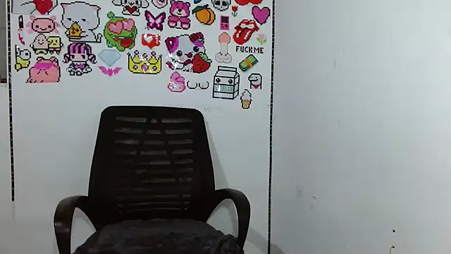 Luciasmith 74829 online show from October 6, 2:24 am