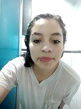 Luciasmith 74829 online show from November 4, 3:32 am