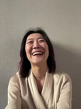 Snapshot of AikoYamada chatting on October 19, 6:49 am AikoYamada online show from October 19, 6:49 am