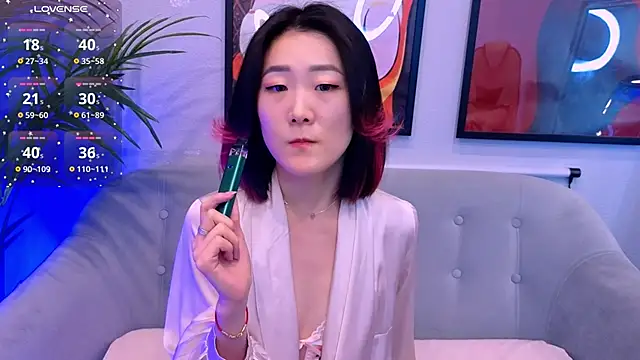 Snapshot of AikoYamada chatting on September 30, 6:19 am AikoYamada online show from September 30, 6:19 am