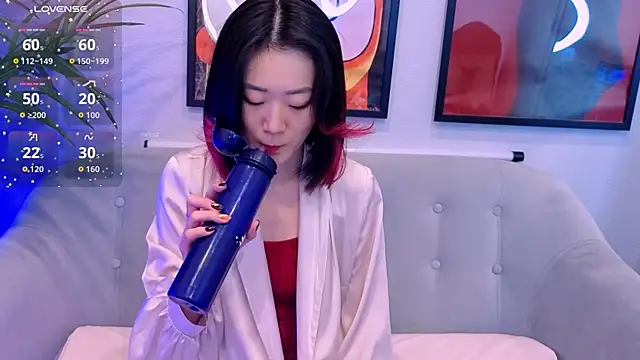 Snapshot of AikoYamada chatting on October 5, 7:32 am AikoYamada online show from October 5, 7:32 am