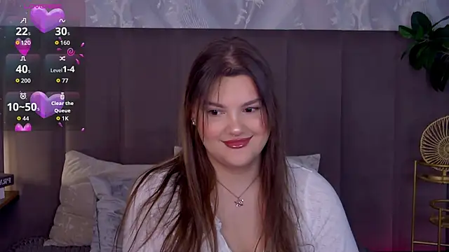 Snapshot of EmilyHyde chatting on November 16, 8:24 pm EmilyHyde online show from November 16, 8:24 pm