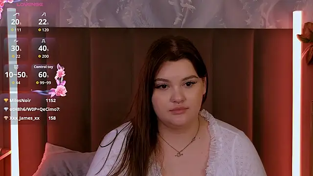 Snapshot of EmilyHyde chatting on May 10, 3:54 am EmilyHyde online show from May 10, 3:54 am