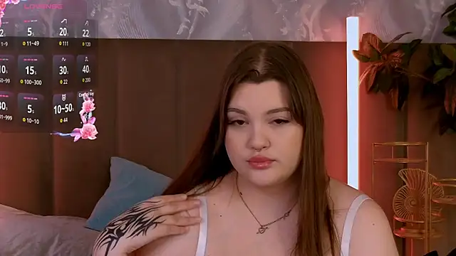 Snapshot of EmilyHyde chatting on May 9, 3:48 pm EmilyHyde online show from May 9, 3:48 pm