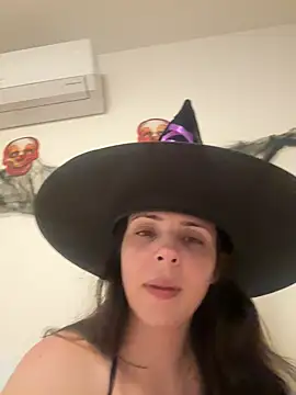 Snapshot of Lady_LauraRose chatting on November 1, 1:56 am Lady LauraRose online show from November 1, 1:56 am