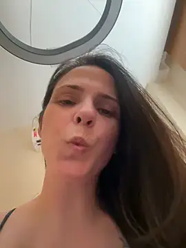 Snapshot of Lady_LauraRose chatting on October 20, 7:03 pm Lady LauraRose online show from October 20, 7:03 pm