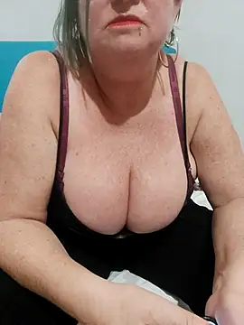 Snapshot of Miss-tetas chatting on November 16, 12:48 am Miss-tetas online show from November 16, 12:48 am