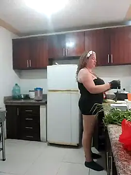 Snapshot of Miss-tetas chatting on December 20, 9:06 pm Miss-tetas online show from December 20, 9:06 pm