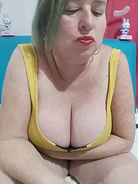 Snapshot of Miss-tetas chatting on October 2, 11:19 pm Miss-tetas online show from October 2, 11:19 pm