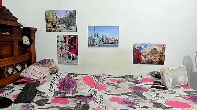 Roxana Tony online show from October 26, 1:28 am